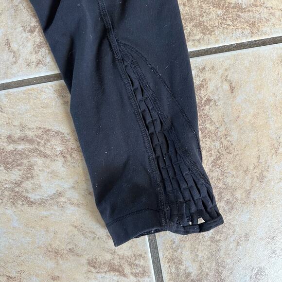 Lululemon True Self Crop Leggings Black Lattice Detail Luon Fabric Size 4 - Picture 4 of 9